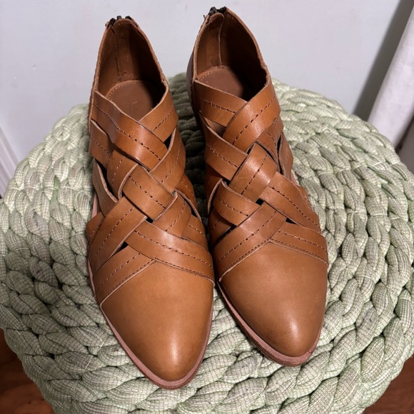 Frye Ray Hurricane Shootie Tan Woven Leather Fisherman Low Heel Shoes NWOB - Picture 12 of 16